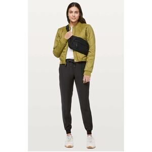 Lululemon On The Fly Travel Woven Jogger Black Size 8 EUC